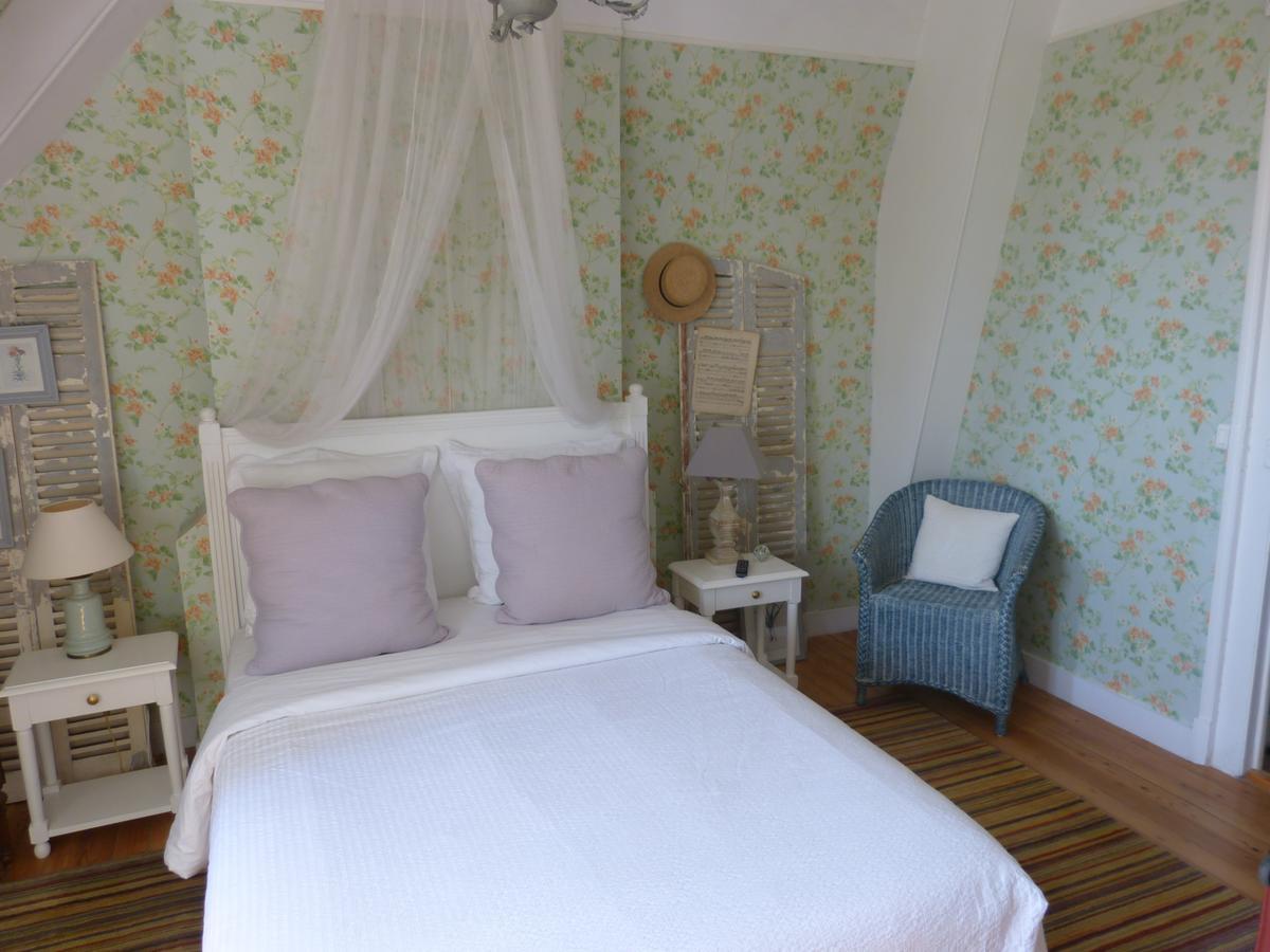 Bed and Breakfast La Liniere Ла-Ривьер-Сен-Совёр Экстерьер фото